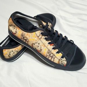 Bully Pit Low cut print shoes size 7 never worn